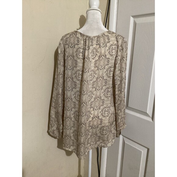 Joie Zambezi Blouse Butterfly Print 100% Silk Beige Long Sleeve L - Picture 5 of 7
